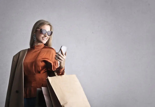 What Should I Look for When Shopping for Women's Clothing Online?